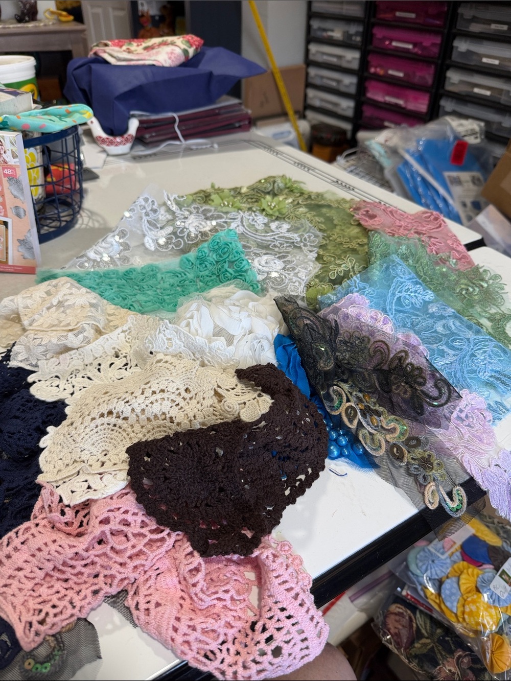 Lot of 19 Appliqués in Various Sizes and Colors